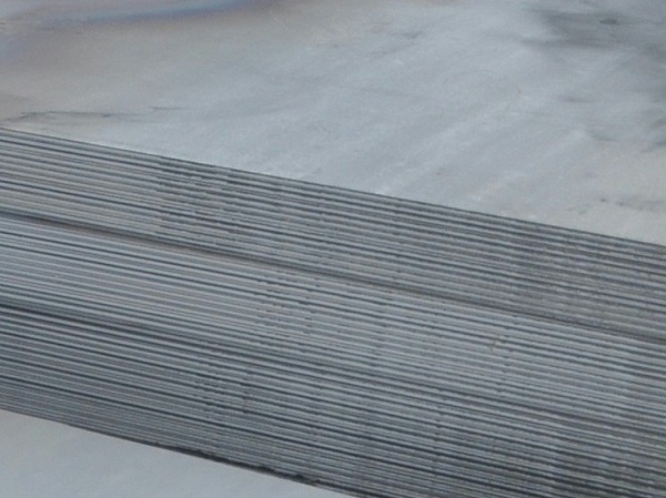 建龙花纹板多少钱一吨 点赞钢铁16年专注品质钢材